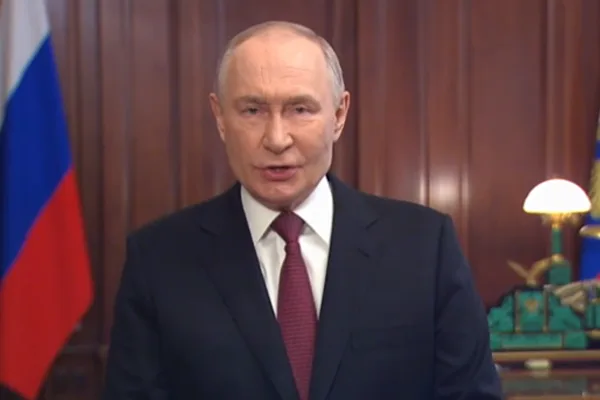 Putin, Rusya'nın Silahlı Kuvvetlerin potansiyelini ve muharebe hazırlığını artırmaya, uluslararası