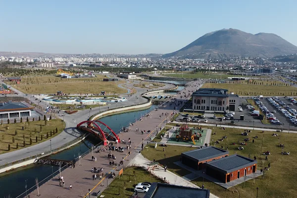 Kayseri B&uuml;y&uuml;kşehir Belediyesi&nbsp;tarafından hizmete sunulan&nbsp;Recep Tayyip Erdoğan Millet Bah&ccedil;esi, 1
