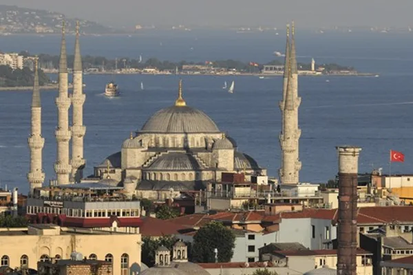 İzvestia'nın haberine g&ouml;re, bu yıl Ruslar bahar turlarına giderek daha