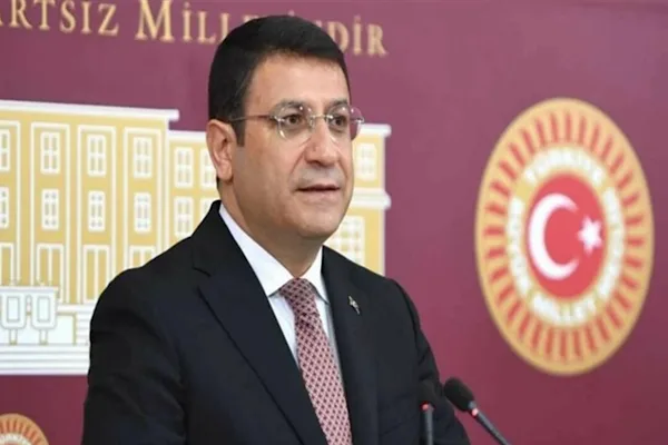 Halk TV&rsquo;de Sinem Fıstıkoğlu&rsquo;nun sunduğu&nbsp;Sans&uuml;rs&uuml;z&nbsp;programına konuk olan DEVA Partisi Ankara