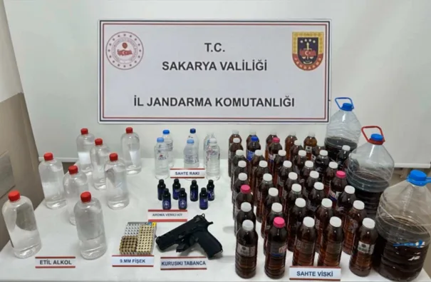 Sakarya İl Jandarma Komutanlığı ekipleri tarafından; sahte alkol &uuml;retimi ve