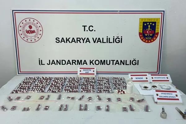 Sakarya İl Jandarma Komutanlığı ekiplerince; uyuşturucu madde satışı yapan ve