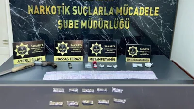 Sakarya İl Emniyet M&uuml;d&uuml;rl&uuml;ğ&uuml; Narkotik Su&ccedil;larla M&uuml;cadele Şube M&uuml;d&uuml;rl&uuml;ğ&uuml; ekipleri,