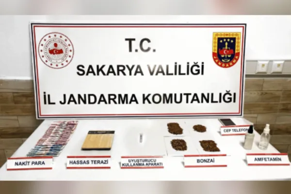 Sakarya İl Jandarma Komutanlığı ekiplerince; uyuşturucu madde satışı yapan ve