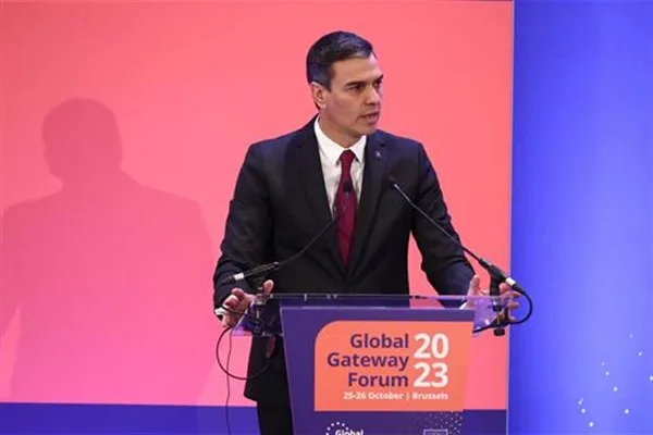 İspanya Başbakanı Pedro Sanchez, AB'nin geleceği i&ccedil;in bir d&ouml;neme&ccedil;ten ge&ccedil;ildiğini