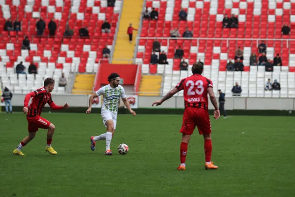 TFF 2&rsquo;nci Lig Beyaz Grup&rsquo;ta şampiyonluk hedefiyle m&uuml;cadele eden Şanlıurfaspor,
