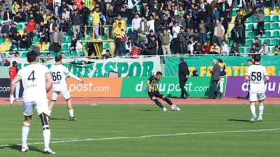 TFF 2. Lig Beyaz Grup&rsquo;un 27. haftasında Şanlıurfaspor, sahasında Adana