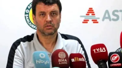 Kul&uuml;pten yapılan a&ccedil;ıklamada teknik direkt&ouml;r Cihat Arslan ve ekibi ile