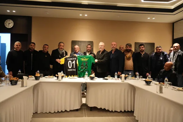Sarı-yeşilli kul&uuml;b&uuml;n başkan ve y&ouml;netim kurulu &uuml;yeleri, Adana 01 FK
