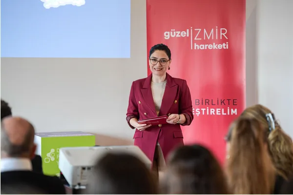 İzmir B&uuml;y&uuml;kşehir Belediye Başkanı Cemil Tugay &ouml;nc&uuml;l&uuml;ğ&uuml;nde başlatılan G&uuml;zel İzmir