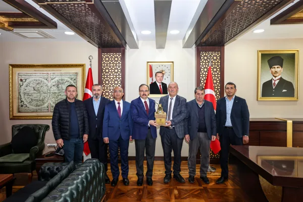 Siirt Valisi ve Belediye Başkan Vekili Dr. Kemal Kızılkaya; İl