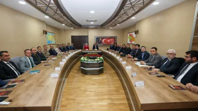 Siirt Valiliği toplantı salonunda icra edilen g&ouml;r&uuml;şmeye, İ&ccedil;işleri Bakanlığı İller
