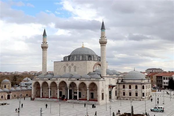 Aile ve Sosyal Hizmetler Bakanı Mahinur &Ouml;zdemir G&ouml;ktaş, "Bizleri bu