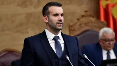 Karadağ Başbakanı Spajic Avrupa Komiseri&nbsp;Maciej Makgrat&nbsp;ile yaptığı g&ouml;r&uuml;şmede, etkin bir