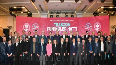 Toplantıya Trabzon Valisi Tahir Şahin, TBMM Bayındırlık, İmar, Ulaştırma ve