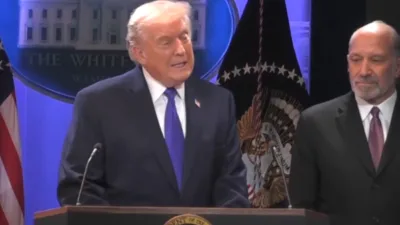 Trump yeni g&uuml;mr&uuml;k planını, yargı&ccedil;ların Beyaz Saray'ın ge&ccedil;en yıl a&ccedil;ıkladığı