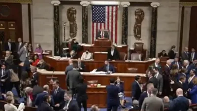 219'a 211 oyla, altı Cumhuriyet&ccedil;i milletvekili, Trump'ın ge&ccedil;en yıl Kanada'ya