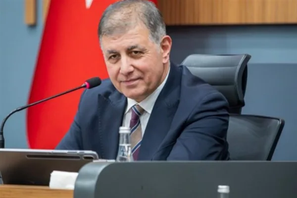 İzmir B&uuml;y&uuml;kşehir Belediye Başkanı Cemil Tugay, Vakıflar Genel M&uuml;d&uuml;rl&uuml;ğ&uuml; tarafından