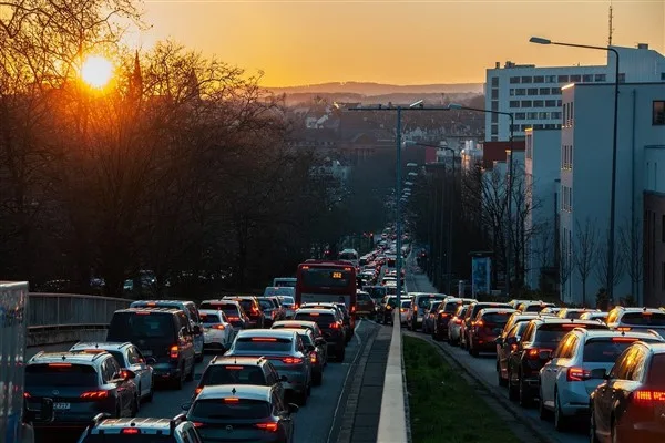 T&uuml;rkiye İstatistik Kurumu&rsquo;nun (T&Uuml;İK) verilerine g&ouml;re,&nbsp;Ocak'ta trafiğe kaydı yapılan taşıtların