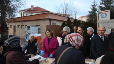 Eskişehir B&uuml;y&uuml;kşehir Belediyesi, her yıl geleneksel olarak kurduğu iftar sofralarına