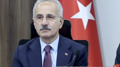 Ulaştırma ve Altyapı Bakanı Uraloğlu, Eskişehir Mihalgazi Belediye Başkanı Akg&uuml;n&rsquo;e