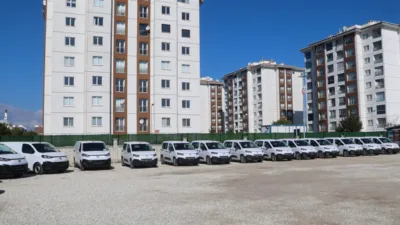 Uşak Belediye Başkanı &Ouml;zkan Yalım, belediyenin hizmet kapasitesini g&uuml;&ccedil;lendirmek ve