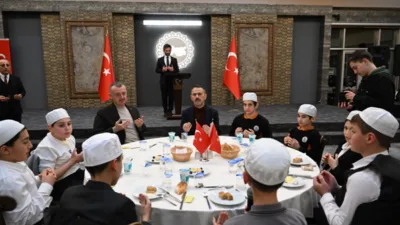 Kocaeli Valisi İlhami Aktaş ve eşi Song&uuml;l Aktaş ile Kocaeli