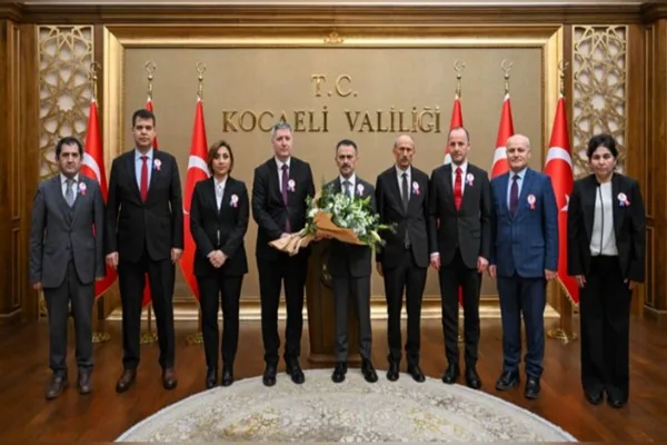 Ziyarette, Vali Aktaş, İl Defterdarı Dr. Osman Eşgin ve beraberindeki
