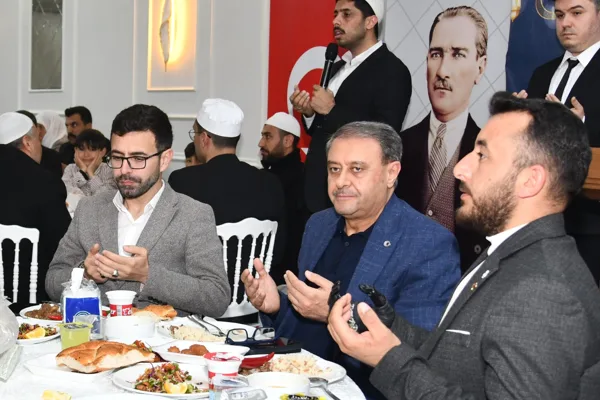 Şanlıurfa Valiliği&rsquo;nin koordinesinde d&uuml;zenlenen iftar programı &ouml;ncesinde Ceylanpınar&rsquo;da yoğun bir