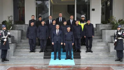 Ziyareti sırasında İl Jandarma Komutanı T&uuml;mgeneral Coşkun Sel ile kurum