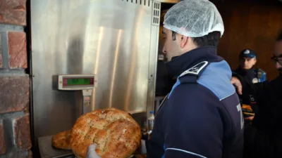 Yapılan denetimlerde; Ramazan pidesi ve ekmeklerin belirlenen gramajlara uygunluğu hassas