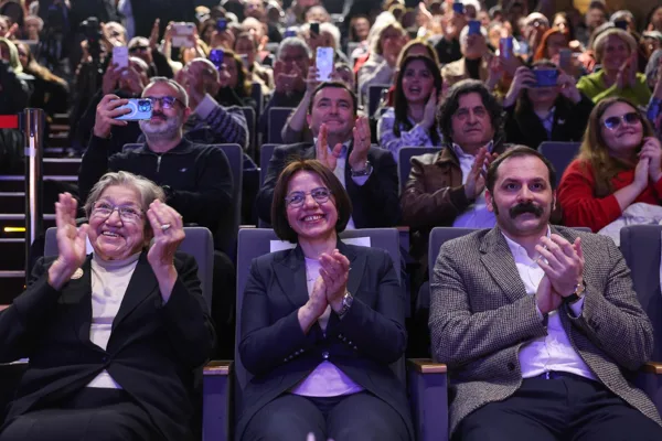 Yaşar Kemal Anma Haftası, &ldquo;Yılanı &Ouml;ld&uuml;rseler&rdquo; filminin g&ouml;sterimi ve s&ouml;yleşiyle