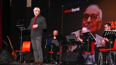 Sanat&ccedil;ının 1963 yılında kaleme aldığı; &lsquo;Kırmızı Deynek&rsquo; adlı eseri, Manisa