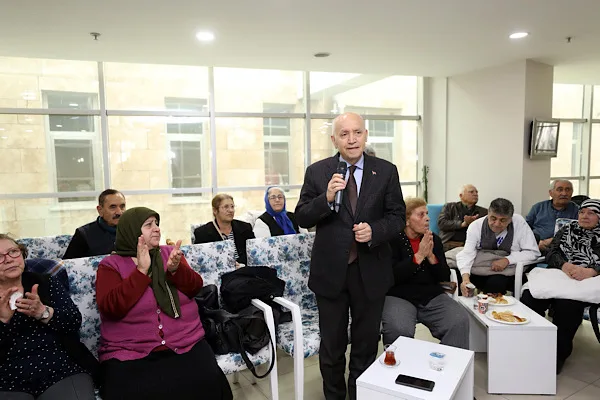 Yenimahalle Belediyesi b&uuml;nyesinde hizmet veren İkinci Bahar Yaşlı Dayanışma Merkezleri&rsquo;nde,