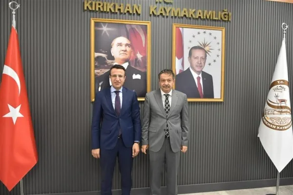 Hatay İl Emniyet M&uuml;d&uuml;rl&uuml;ğ&uuml; g&ouml;revini y&uuml;r&uuml;ten Yılmaz, Kırıkhan Kaymakamı Akpay&rsquo;a