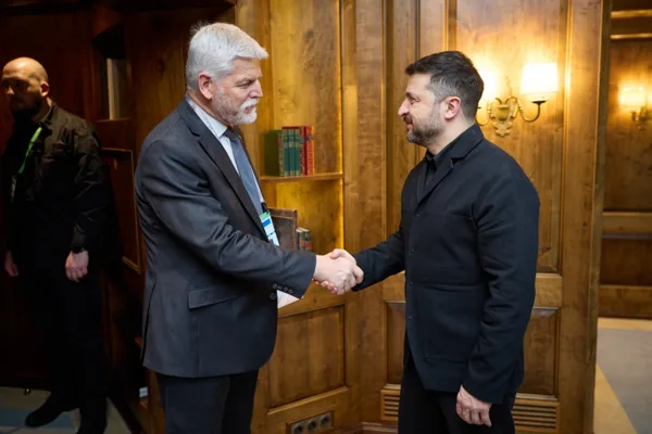 Ukrayna Devlet Başkanı Zelenski, &Ccedil;ek Cumhuriyeti Cumhurbaşkanı Pavel ile yaptığı