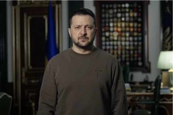 Ukrayna Devlet Başkanı Volodimir Zelenski, Rus saldırılarına karşı savunma sağlamak