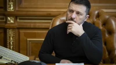 Ukrayna Devlet Başkanı Zelenski, onarım ve ilk m&uuml;dahale ekiplerinin d&uuml;n