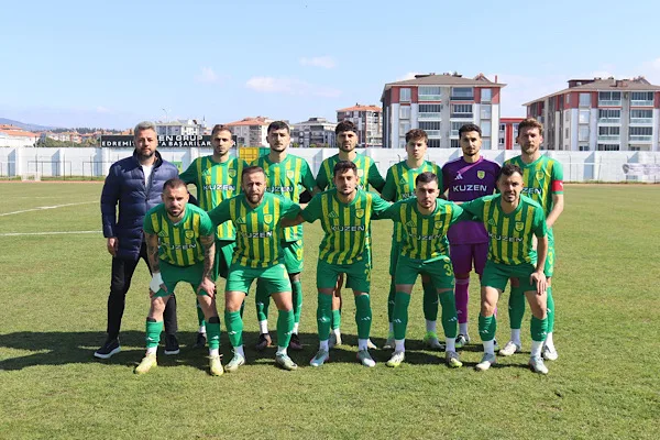 B&ouml;lgesel Amat&ouml;r Lig 8. Grup&rsquo;ta m&uuml;cadele eden 1966 Edremitspor, haftayı