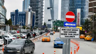 Ankara B&uuml;y&uuml;kşehir Belediyesi alışveriş merkezlerinin giriş ve &ccedil;ıkışlarındaki trafik yoğunluğunu
