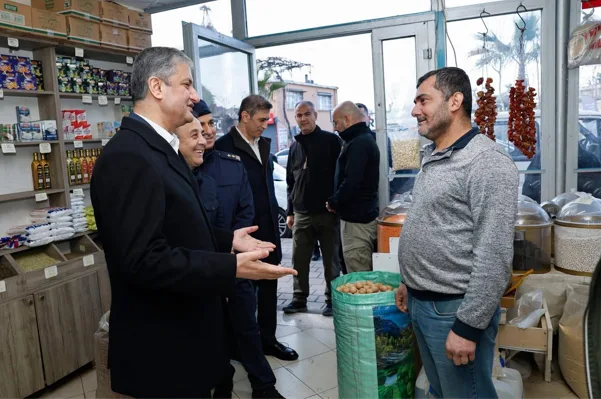 Adana Valisi Mustafa Yavuz, Y&uuml;reğir il&ccedil;esinde faaliyet g&ouml;steren esnaf ve