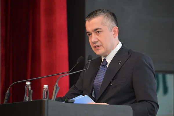 Nazım Hikmet Kültür Merkezi Davet Salonu’nda gerçekleştirilen programa Esenyurt Kaymakamı