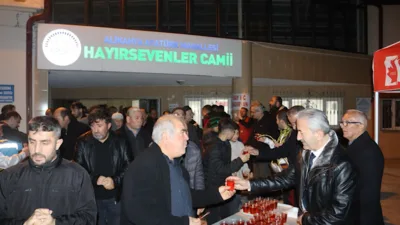 İzmit Belediyesi, Ramazan ayı programı dahilinde Alikahya Hayırsevenler Camii&rsquo;nde şerbet