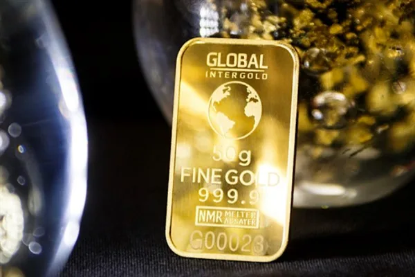 K&uuml;resel piyasalarda değerli metallerde y&uuml;kseliş g&ouml;zlendi. Altın fiyatı 5.360,90 dolara