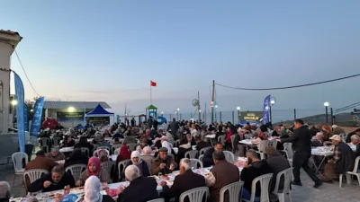 Gönül sofraları kapsamında bugün; Efeler ilçesinde Atatürk Kent Meydanı ve