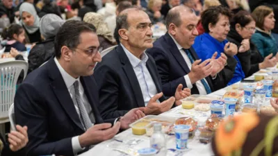 İzmir B&uuml;y&uuml;kşehir Belediyesi, ramazan ayı boyunca 30 il&ccedil;ede yurttaşları iftar