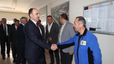 Konya B&uuml;y&uuml;kşehir Belediye Başkanı Uğur İbrahim Altay, tesiste y&uuml;r&uuml;t&uuml;len faaliyetler