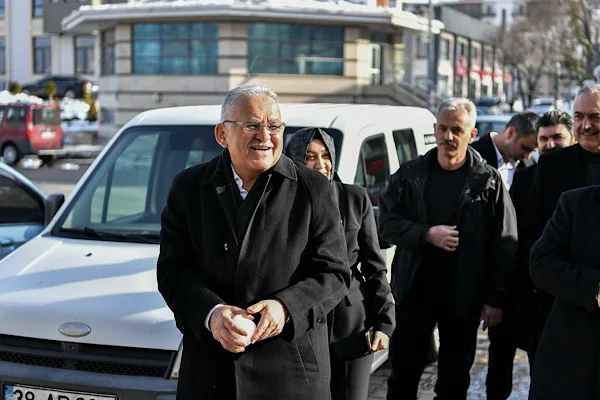 Kayseri B&uuml;y&uuml;kşehir Belediye Başkanı B&uuml;y&uuml;kkılı&ccedil;, Ramazan-ı Şerif kapsamında Hacılar il&ccedil;esini