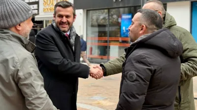 Karab&uuml;k Belediye Başkanı&nbsp;&Ccedil;etinkaya, şehir merkezindeki saha &ccedil;alışmaları &ccedil;er&ccedil;evesinde Kemal G&uuml;neş