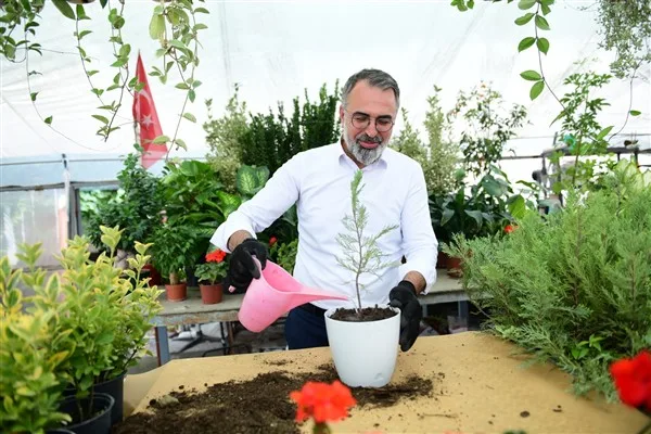 Kestel Belediye Başkanı Ferhat Erol, üreticilerin hem üretim hem de